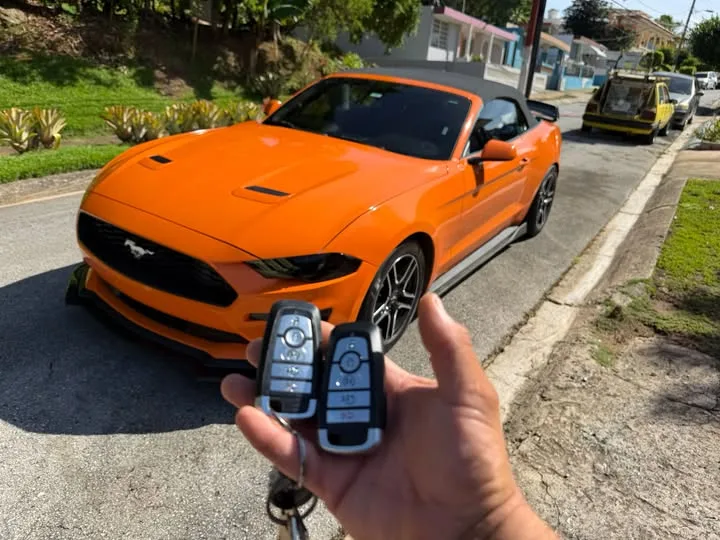 Ford Mustang 2023: dos controles de reemplazo en Clearing